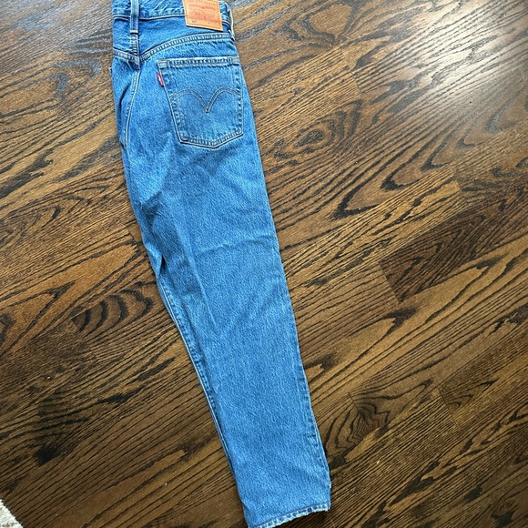 Never worn Levi 501 - Picture 5 of 5